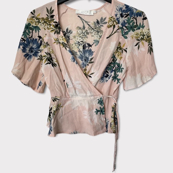 ASTR The Label Payton Floral Wrap Tie Top Small - Picture 6 of 11